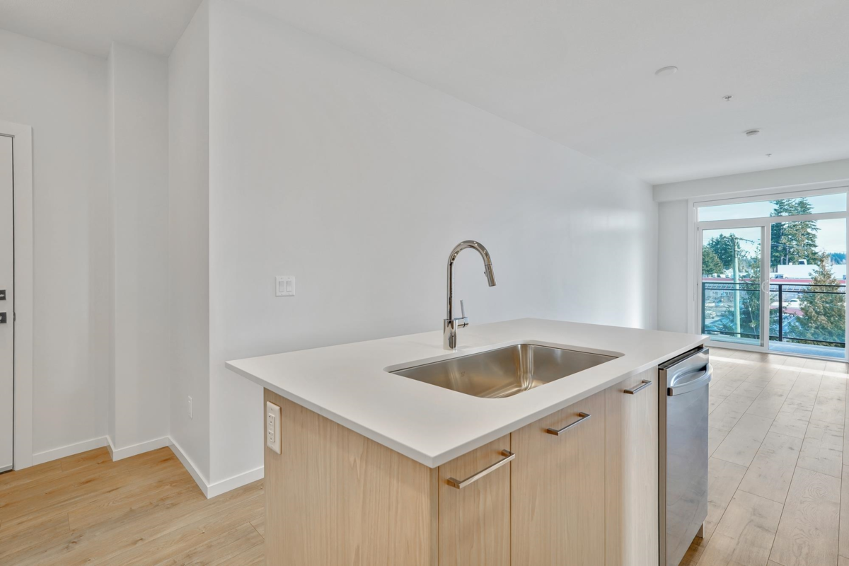 Basement Recreation Room Photo of 404 3315 148 Street, Surrey, BC