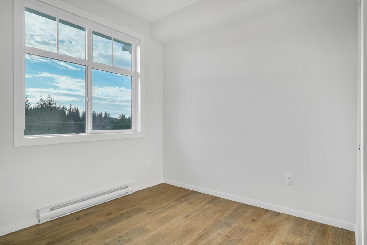 Entry Foyer Photo of 404 3315 148 Street, Surrey, BC