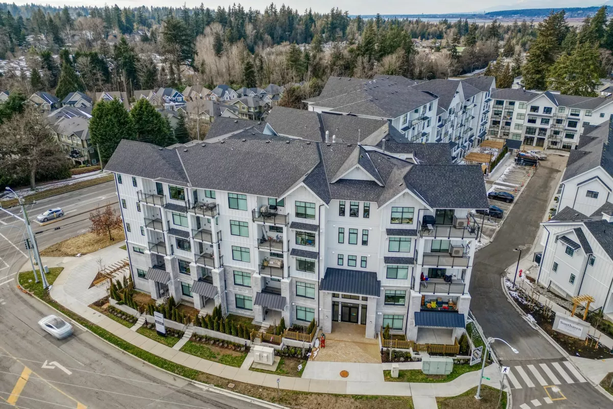 Kitchen Photo of 404 3315 148 Street, Surrey, BC