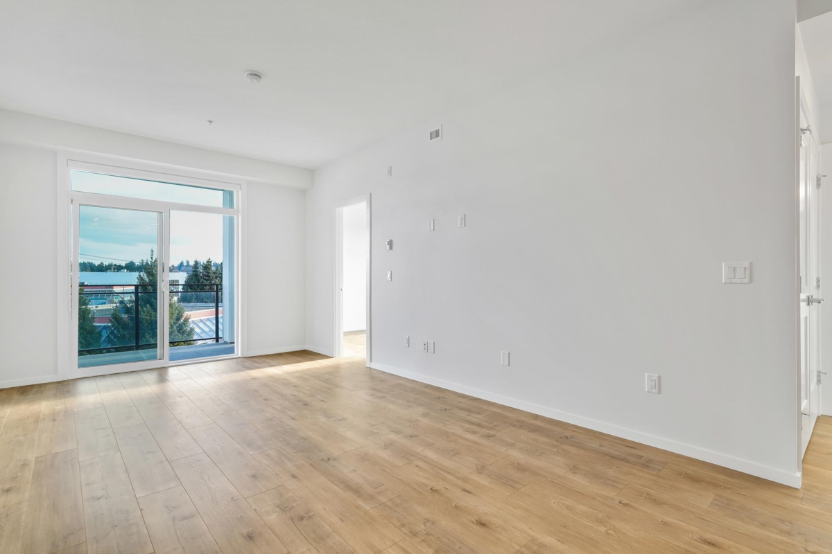 Primary Bathroom Photo of 404 3315 148 Street, Surrey, BC