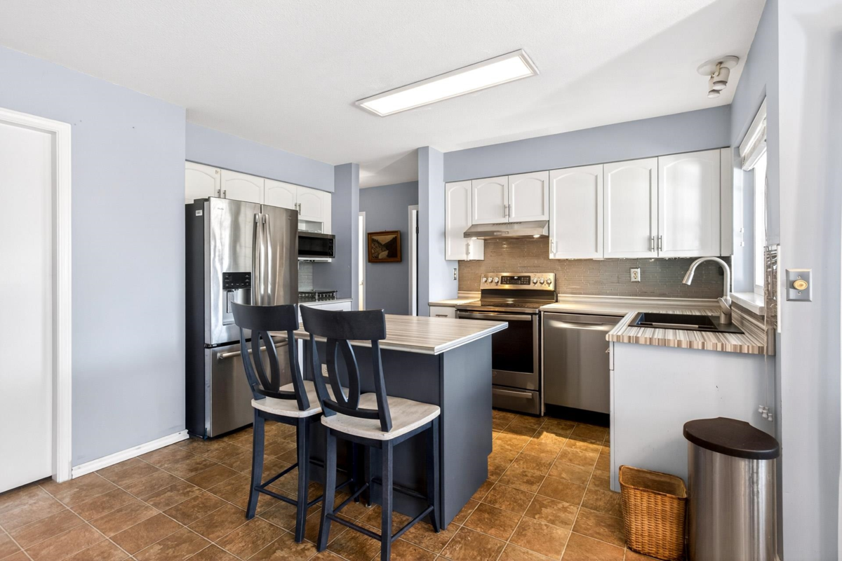 Bedroom 4 Photo of 219 22515 116 Avenue, Maple Ridge, BC