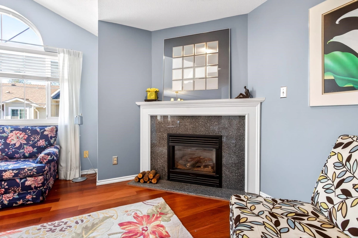 Hallway Photo of 219 22515 116 Avenue, Maple Ridge, BC