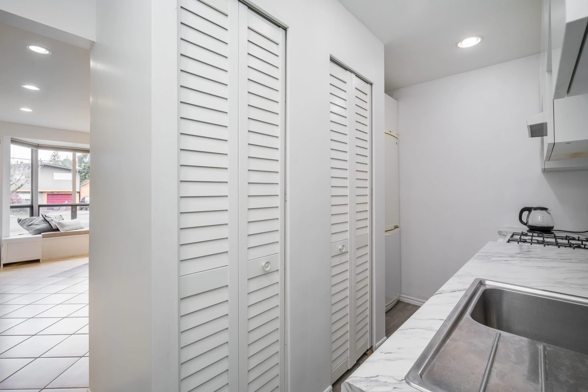 Powder Room Photo of 27056 28a Avenue, Langley, BC