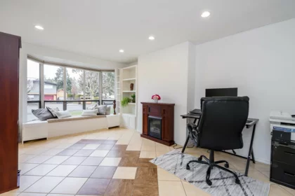 Guest Bathroom Photo of 27056 28a Avenue, Langley, BC