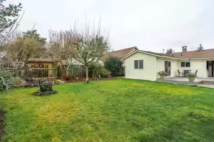 Laundry Room Photo of 27056 28a Avenue, Langley, BC