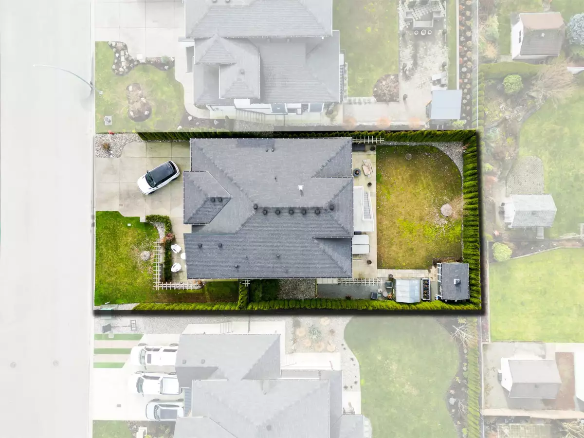 Family Room Photo of 10037 Magnolia Place, Rosedale, BC