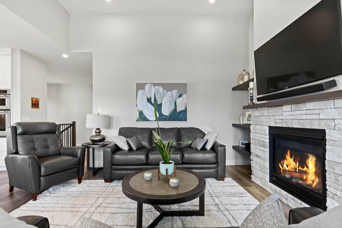 Hallway Photo of 10037 Magnolia Place, Rosedale, BC