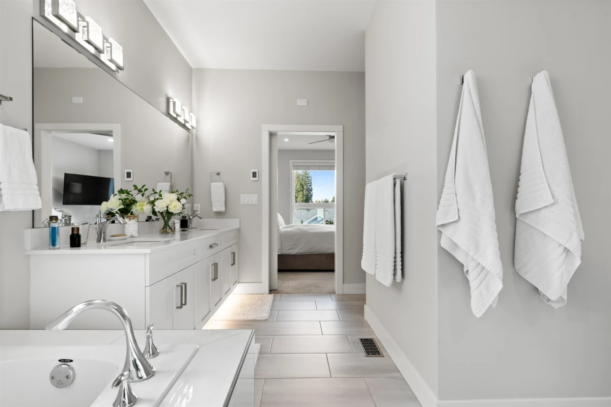 Hot Tub / Spa Photo of 10037 Magnolia Place, Rosedale, BC