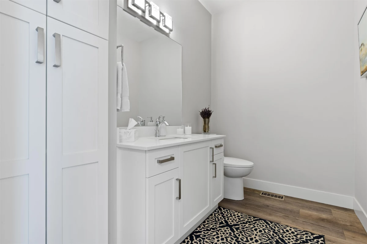 Powder Room Photo of 10037 Magnolia Place, Rosedale, BC