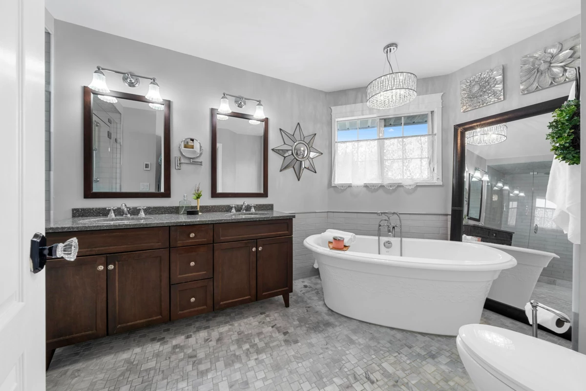 Hallway Photo of 20302 123b Avenue, Maple Ridge, BC