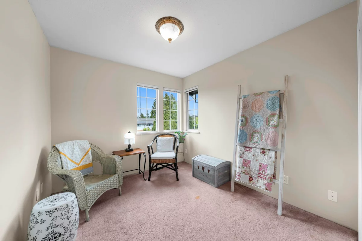 Powder Room Photo of 20302 123b Avenue, Maple Ridge, BC