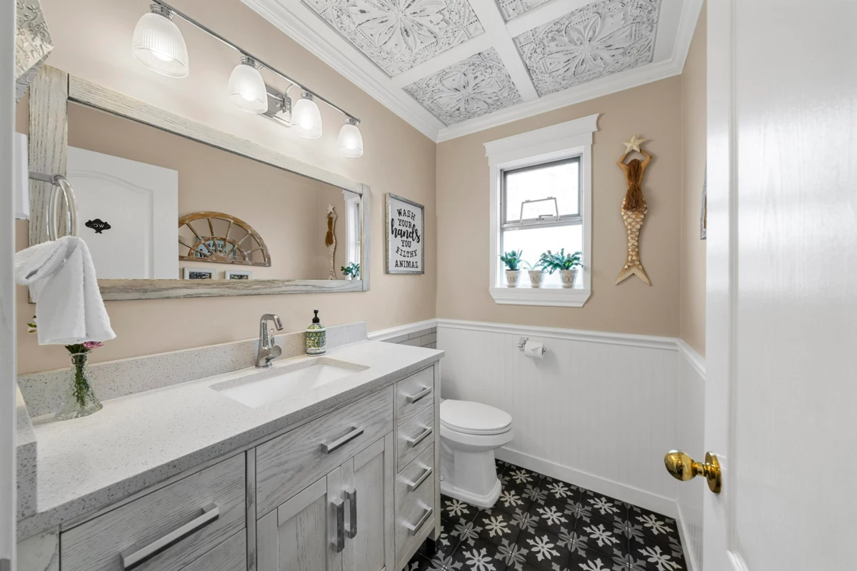 Primary Bathroom Photo of 20302 123b Avenue, Maple Ridge, BC