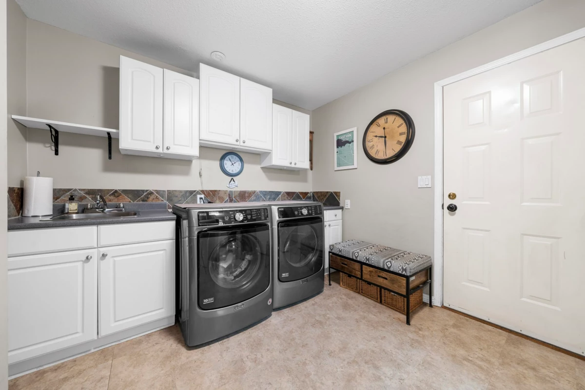 Walk-In Closet Photo of 20302 123b Avenue, Maple Ridge, BC