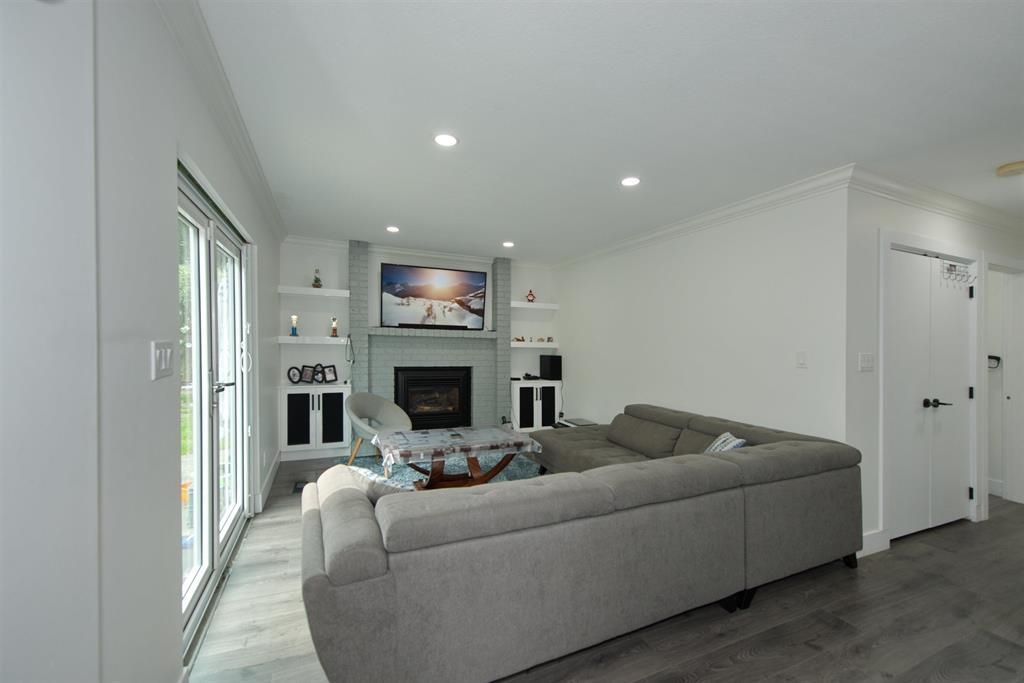 Basement Recreation Room Photo of 6049 133a Street, Surrey, BC