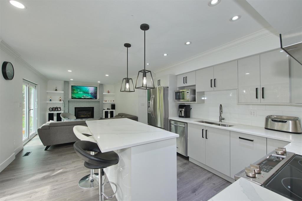 Garage Interior Photo of 6049 133a Street, Surrey, BC