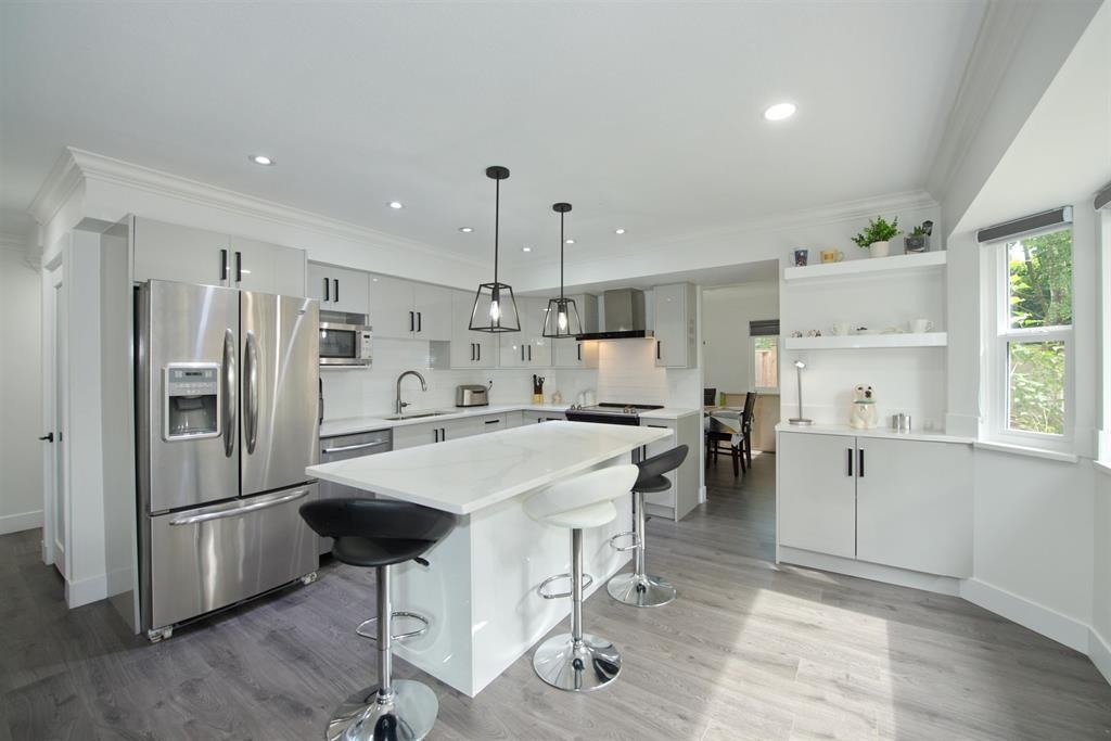 Hallway Photo of 6049 133a Street, Surrey, BC