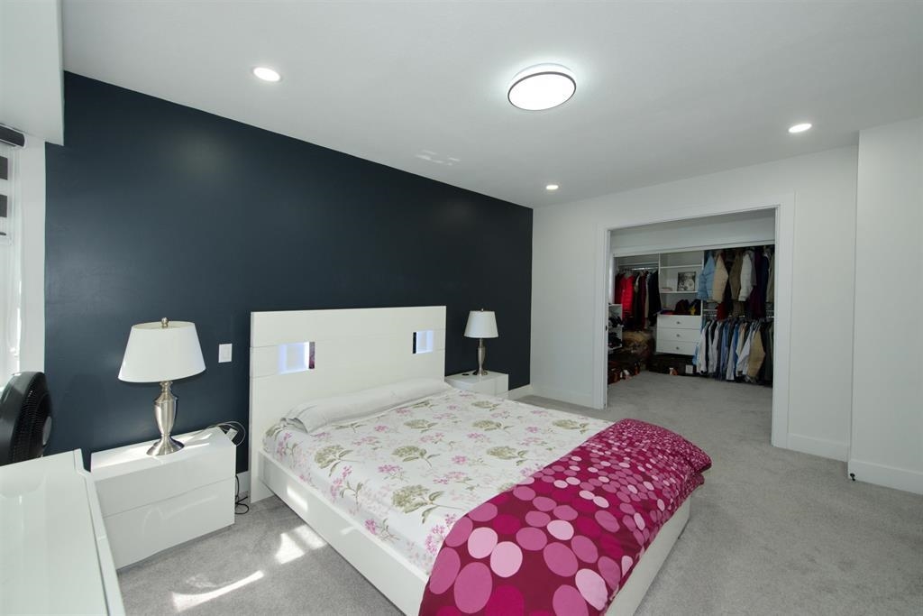 Kitchen Island Photo of 6049 133a Street, Surrey, BC