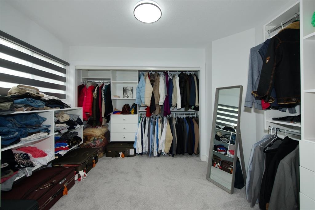 Kitchen Photo of 6049 133a Street, Surrey, BC