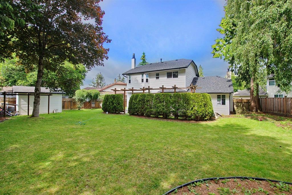 Swimming Pool Photo of 6049 133a Street, Surrey, BC