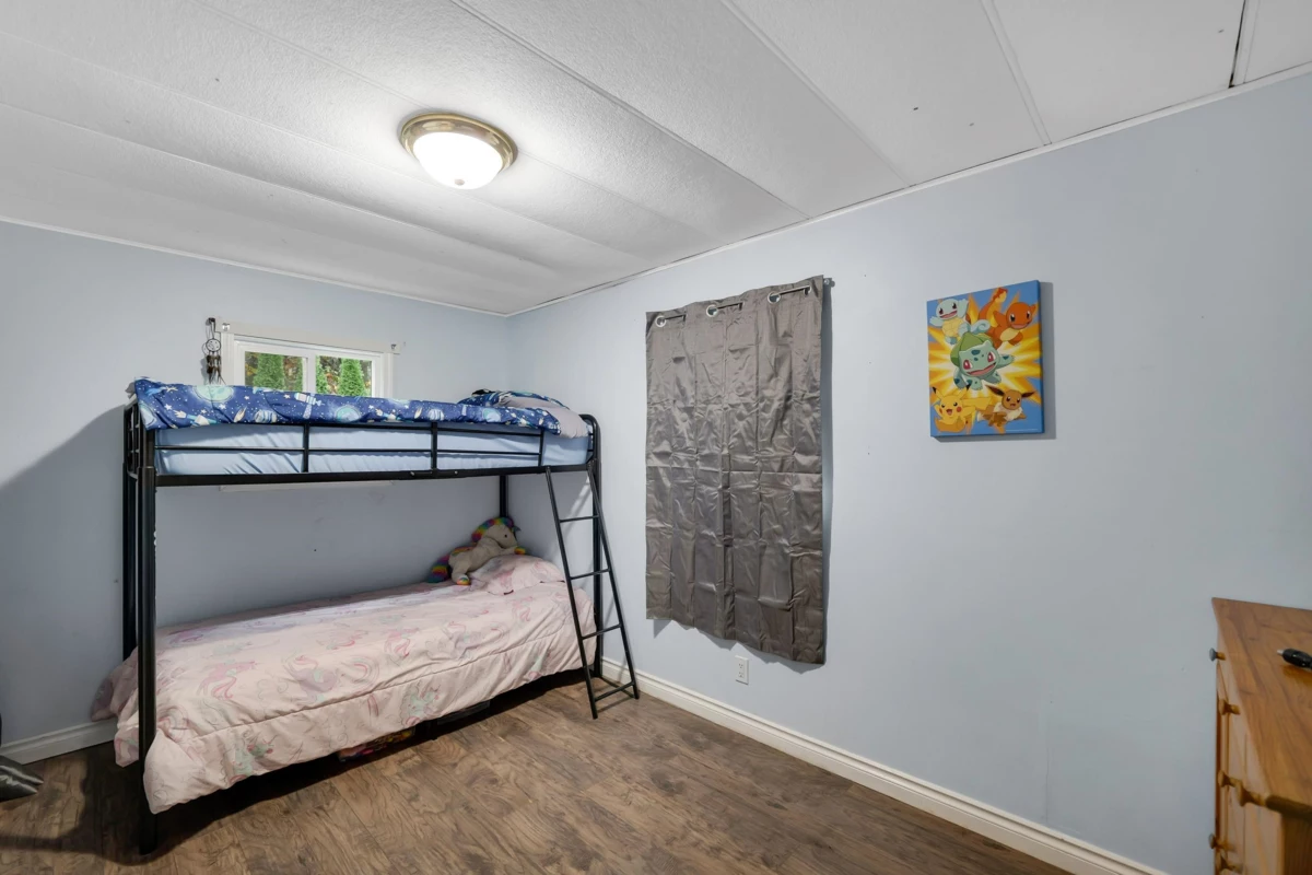 Bedroom 3 Photo of 8 39884 Government Road, Squamish, BC