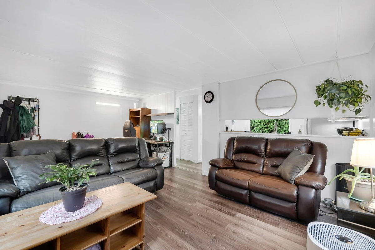 Breakfast Nook Photo of 8 39884 Government Road, Squamish, BC