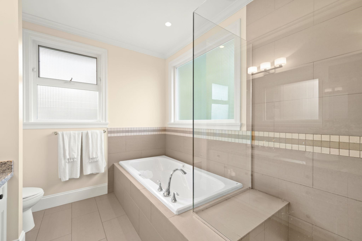 Backyard Photo of 7860 Eperson Road, Richmond, BC