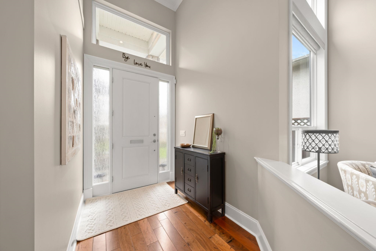 Living Room Photo of 7860 Eperson Road, Richmond, BC