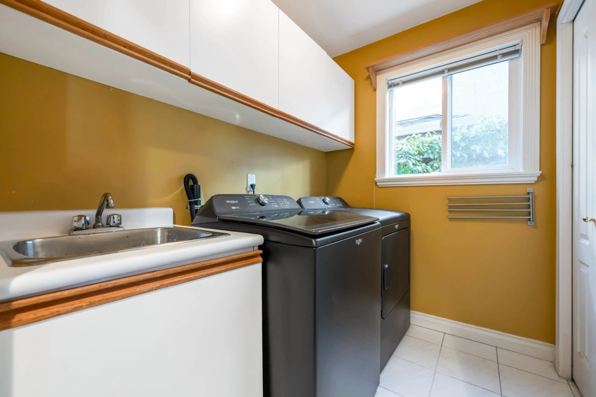 Entry Foyer Photo of 5553 Frigate Road, Delta, BC