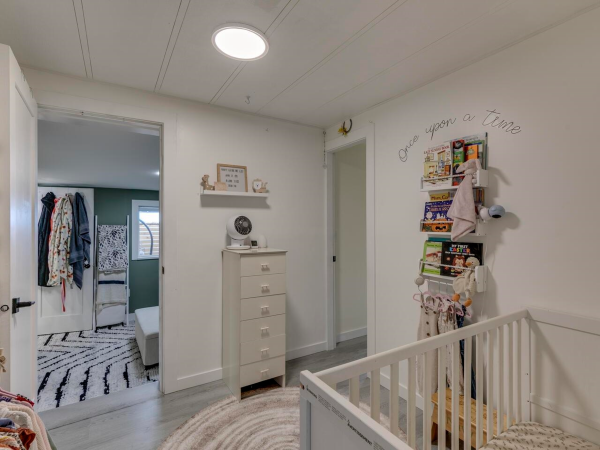 Guest Bathroom Photo of 4 39768 Government Road, Squamish, BC