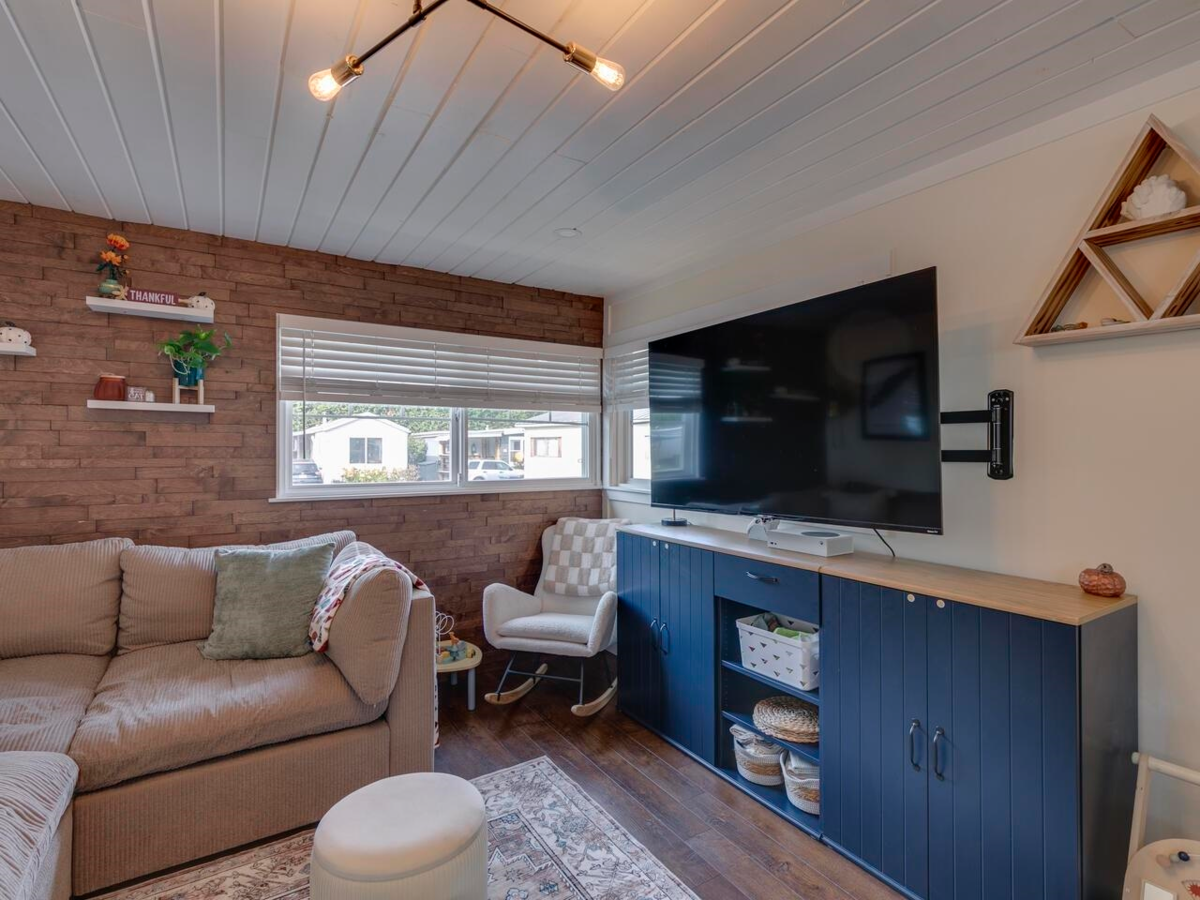 Kitchen Photo of 4 39768 Government Road, Squamish, BC