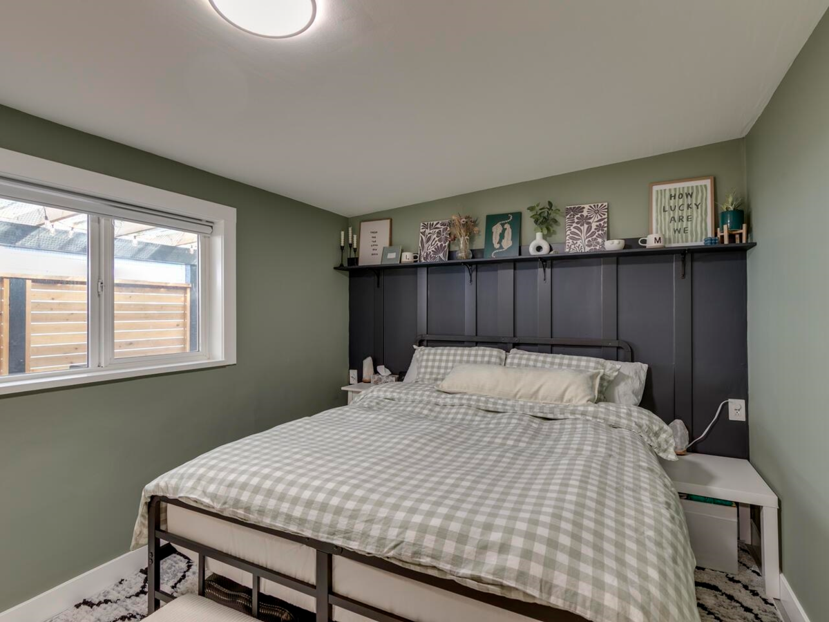 Powder Room Photo of 4 39768 Government Road, Squamish, BC