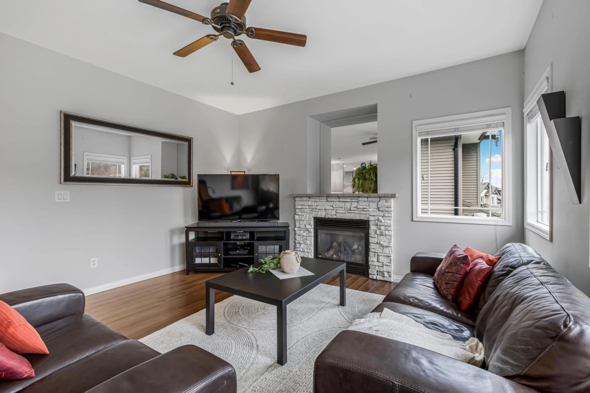 Dining Area Photo of 33 45957 Sherwood Drive, Chilliwack, BC