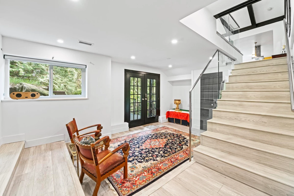 Dining Area Photo of 4621 Caulfeild Drive, West Vancouver, BC
