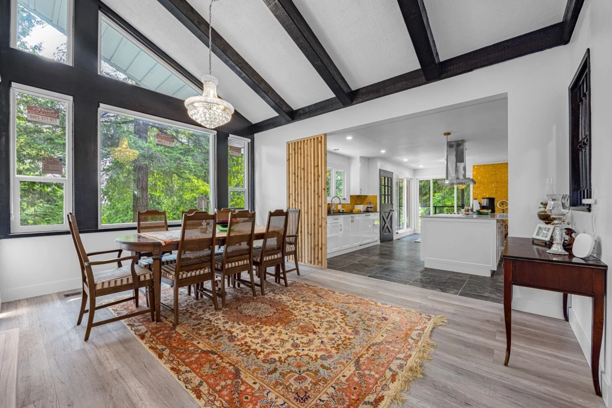 Kitchen Photo of 4621 Caulfeild Drive, West Vancouver, BC