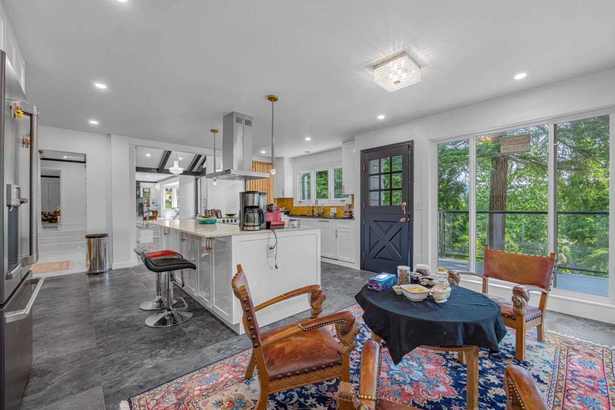 Primary Bathroom Photo of 4621 Caulfeild Drive, West Vancouver, BC