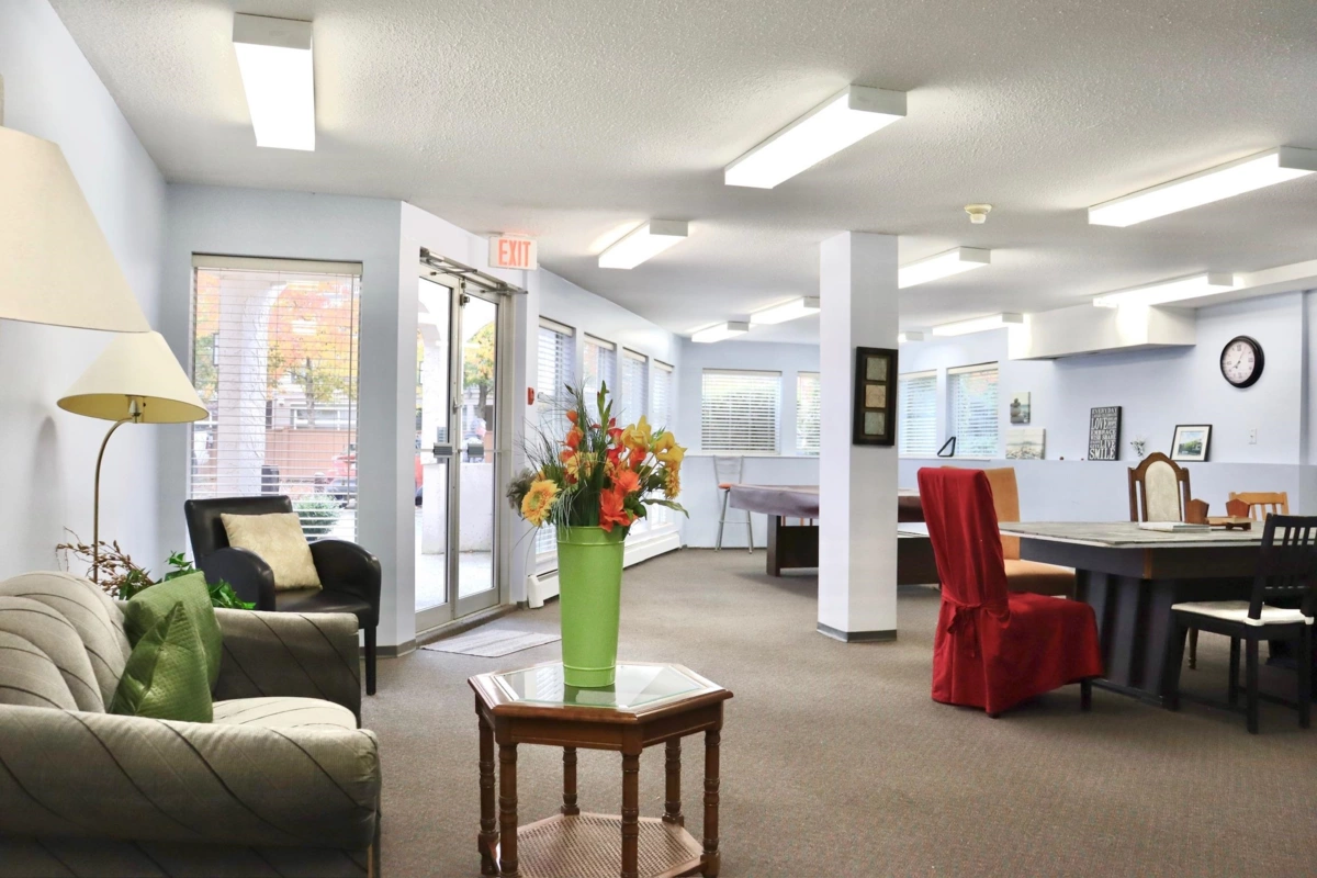 Basement Recreation Room Photo of 1 1860 Southmere East Crescent, Surrey, BC