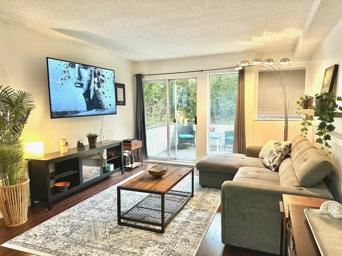Dining Area Photo of 1 1860 Southmere East Crescent, Surrey, BC