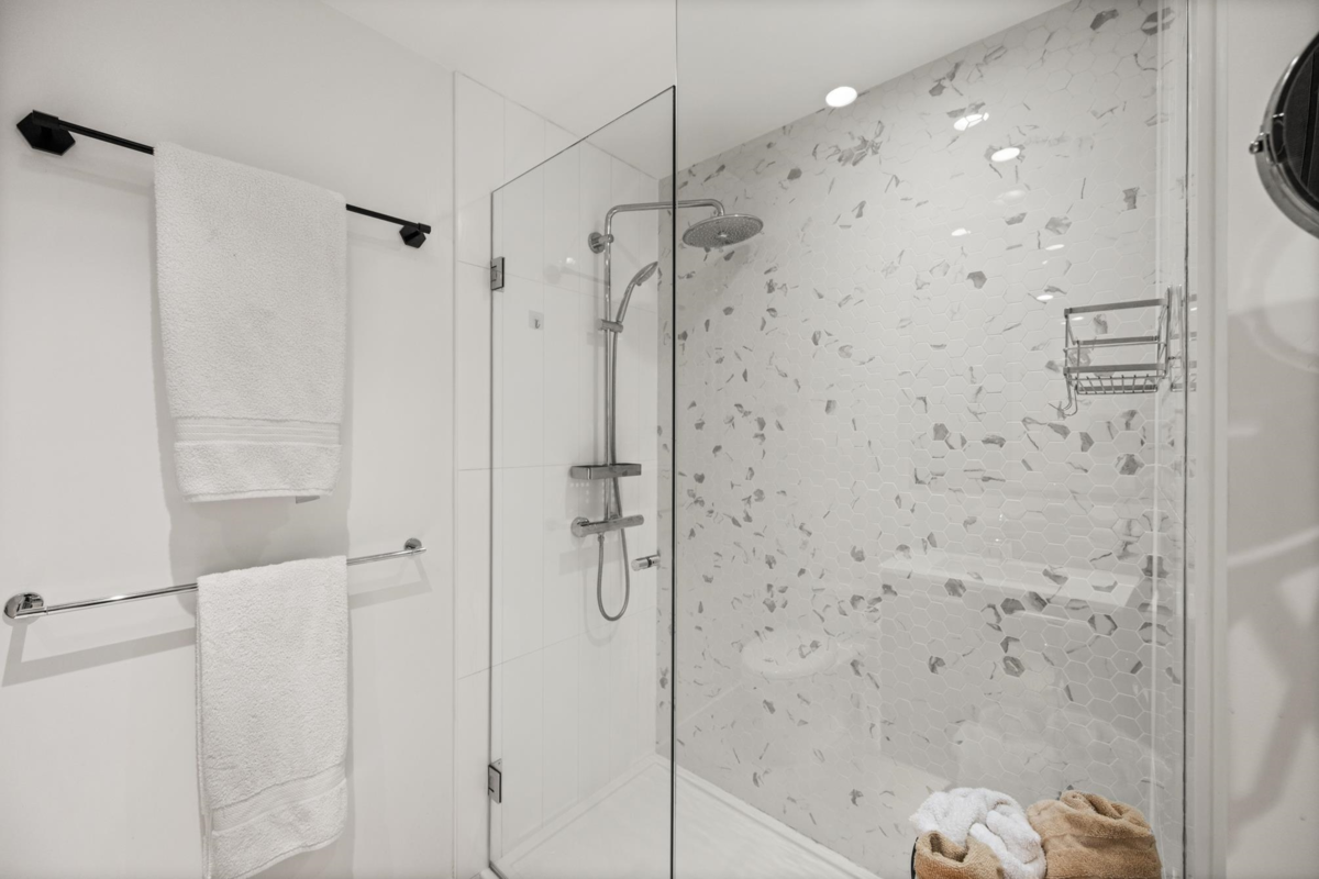 Laundry Room Photo of 4102 567 Clarke Road, Coquitlam, BC