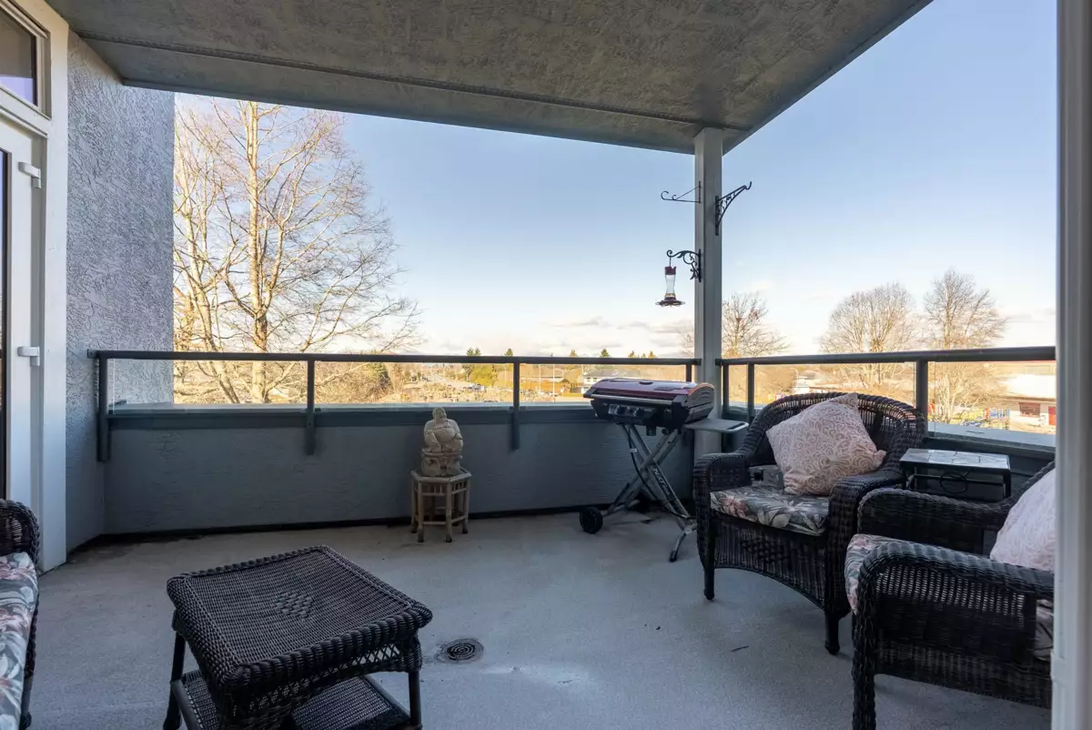 Basement Recreation Room Photo of 221 12873 Railway Avenue, Richmond, BC