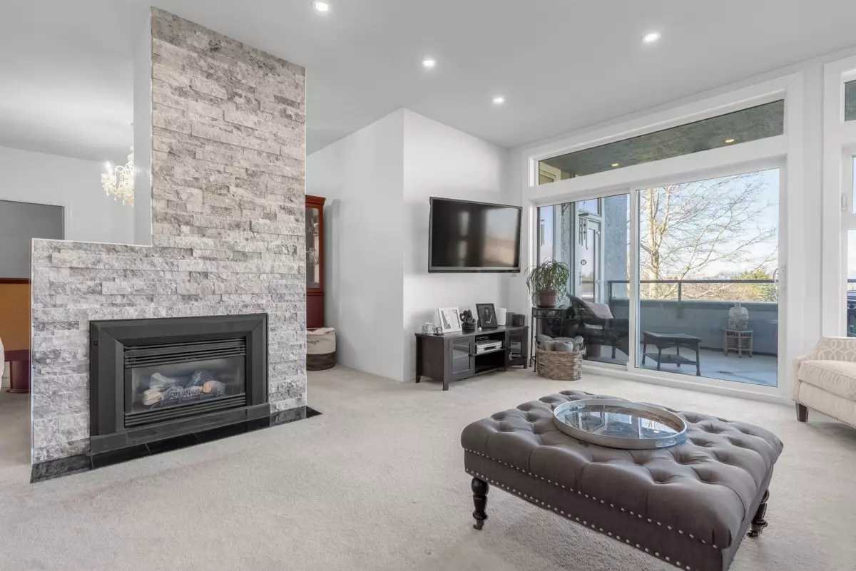 Family Room Photo of 221 12873 Railway Avenue, Richmond, BC