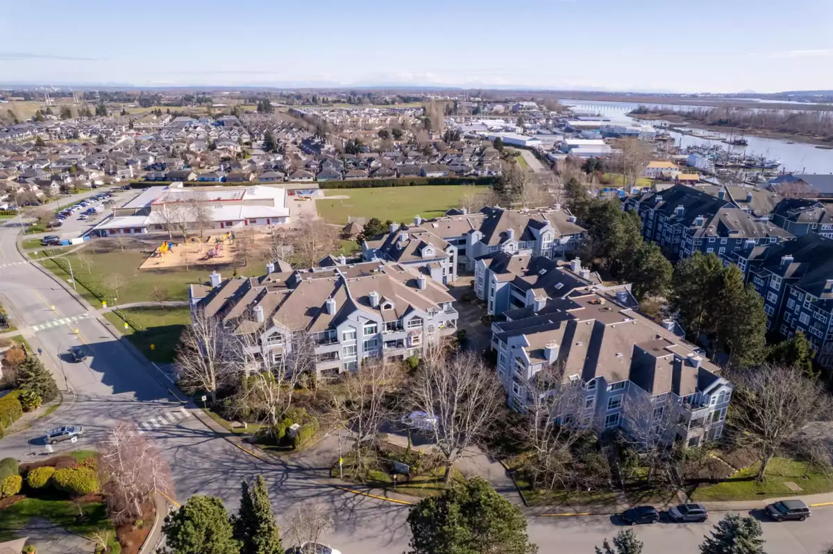 Garden / Landscaping Photo of 221 12873 Railway Avenue, Richmond, BC