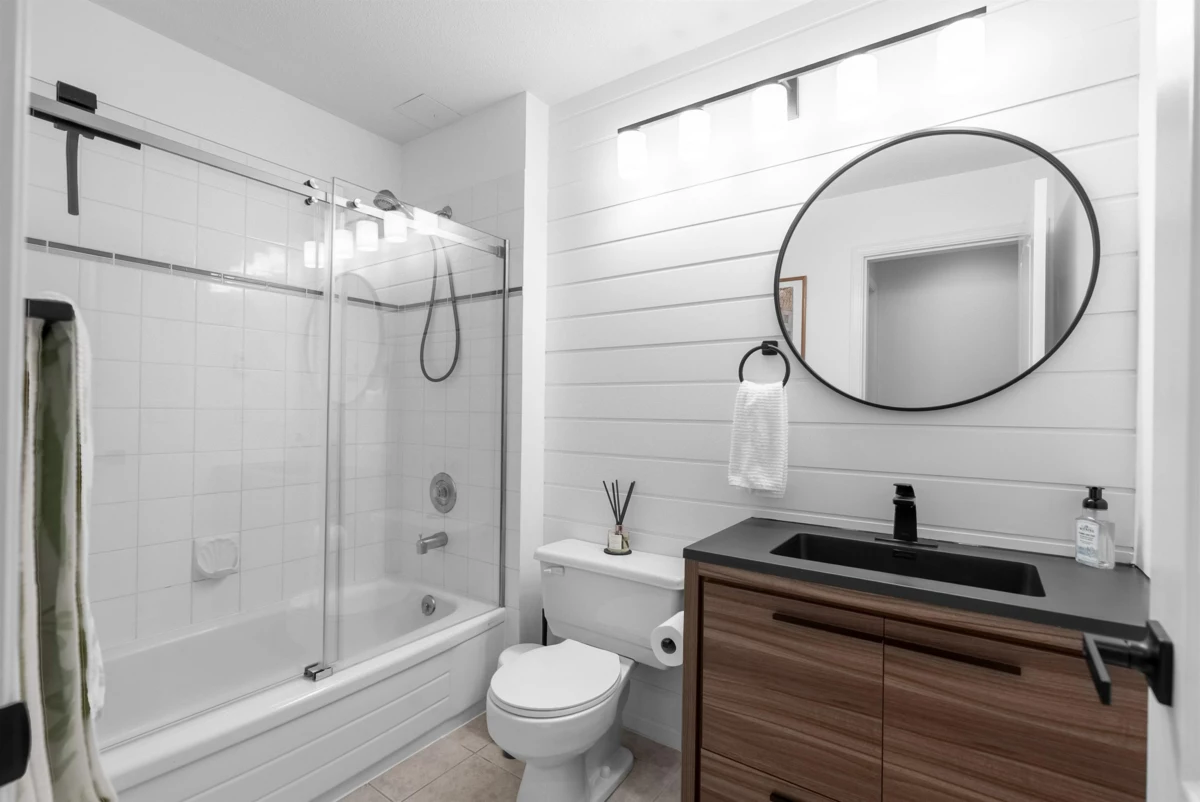Powder Room Photo of 221 12873 Railway Avenue, Richmond, BC