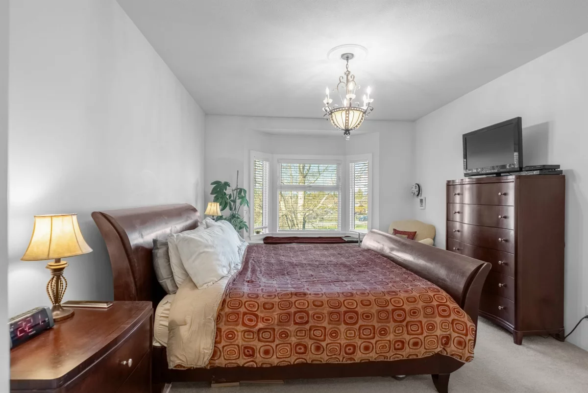 Primary Bathroom Photo of 221 12873 Railway Avenue, Richmond, BC