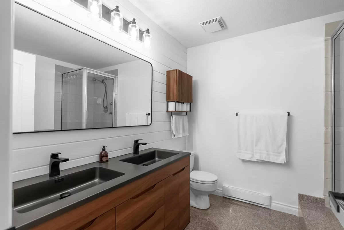 Walk-In Closet Photo of 221 12873 Railway Avenue, Richmond, BC