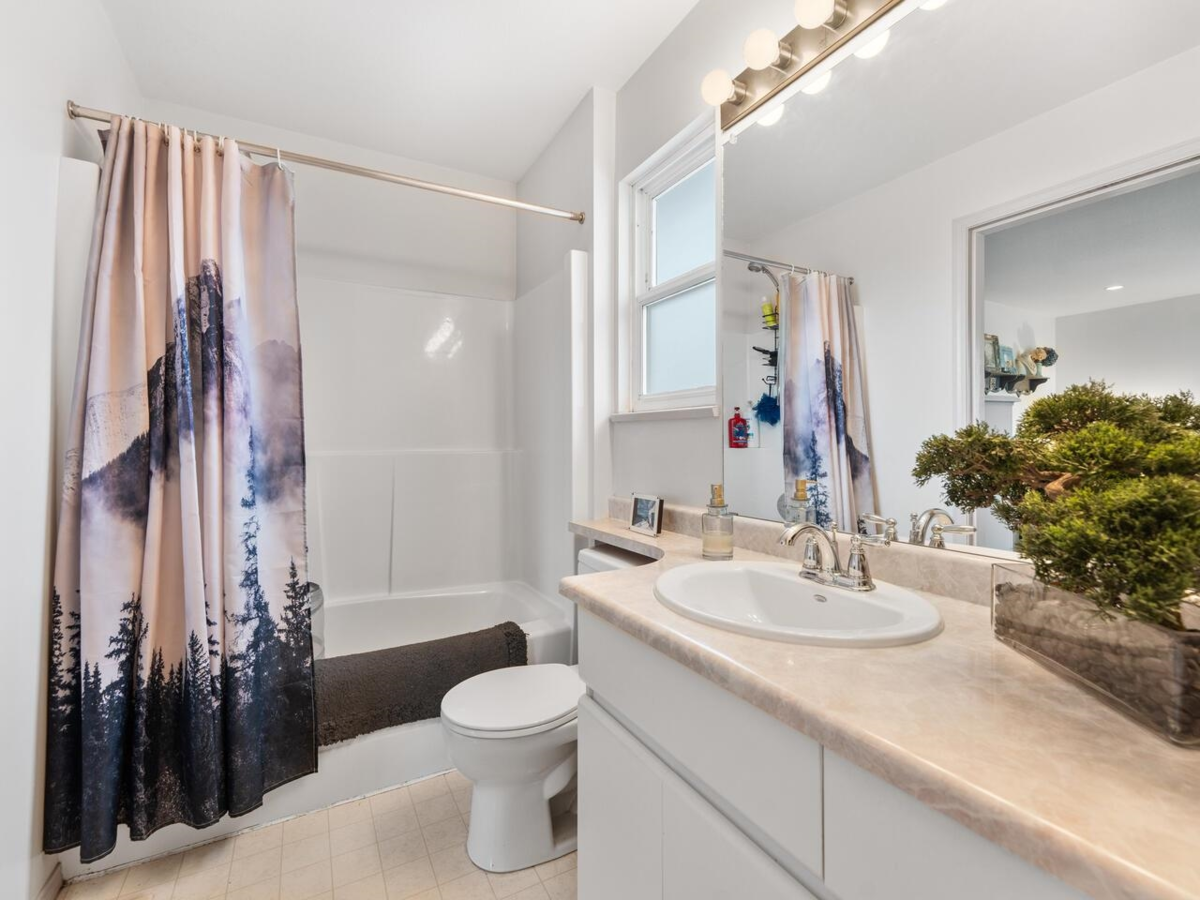 Guest Bathroom Photo of 5020 215 Street, Langley, BC