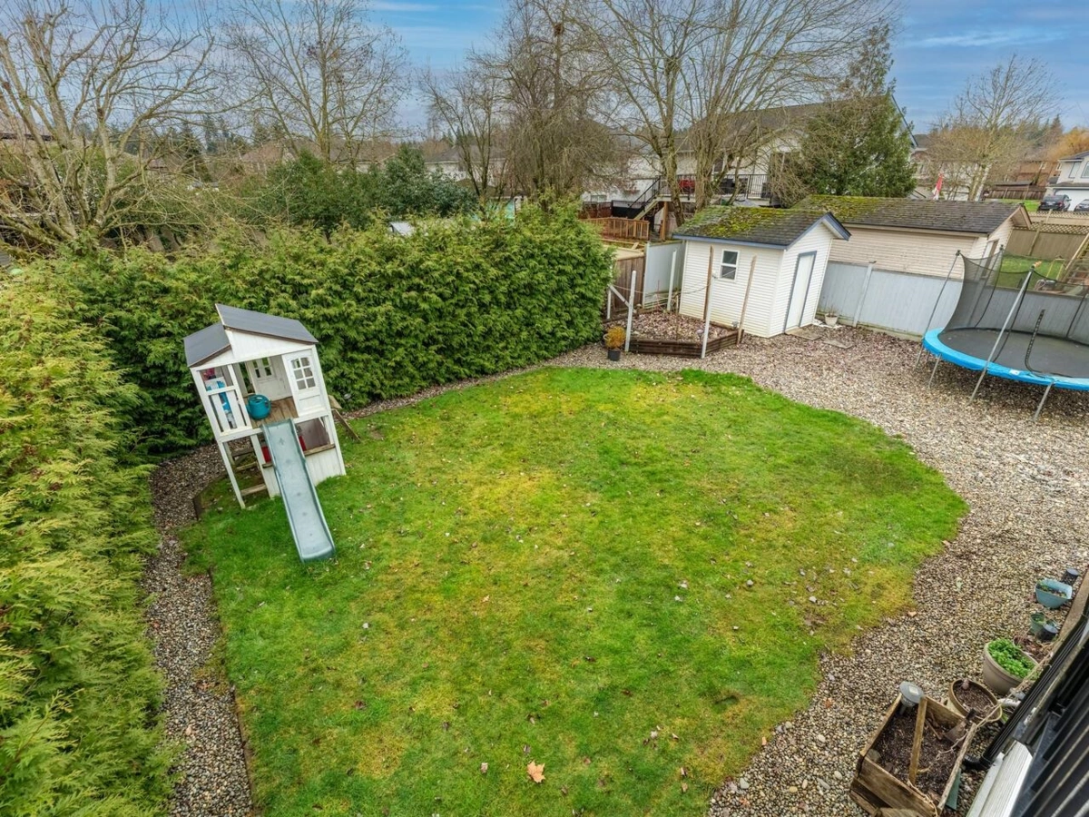 Swimming Pool Photo of 5020 215 Street, Langley, BC