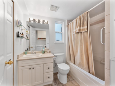 Hallway Photo of 5020 215 Street, Langley, BC