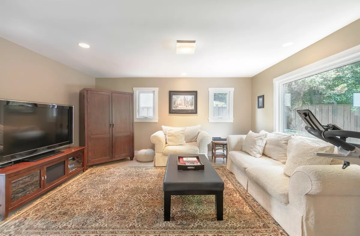 Guest Bathroom Photo of 4106 Canterbury Crescent, North Vancouver, BC