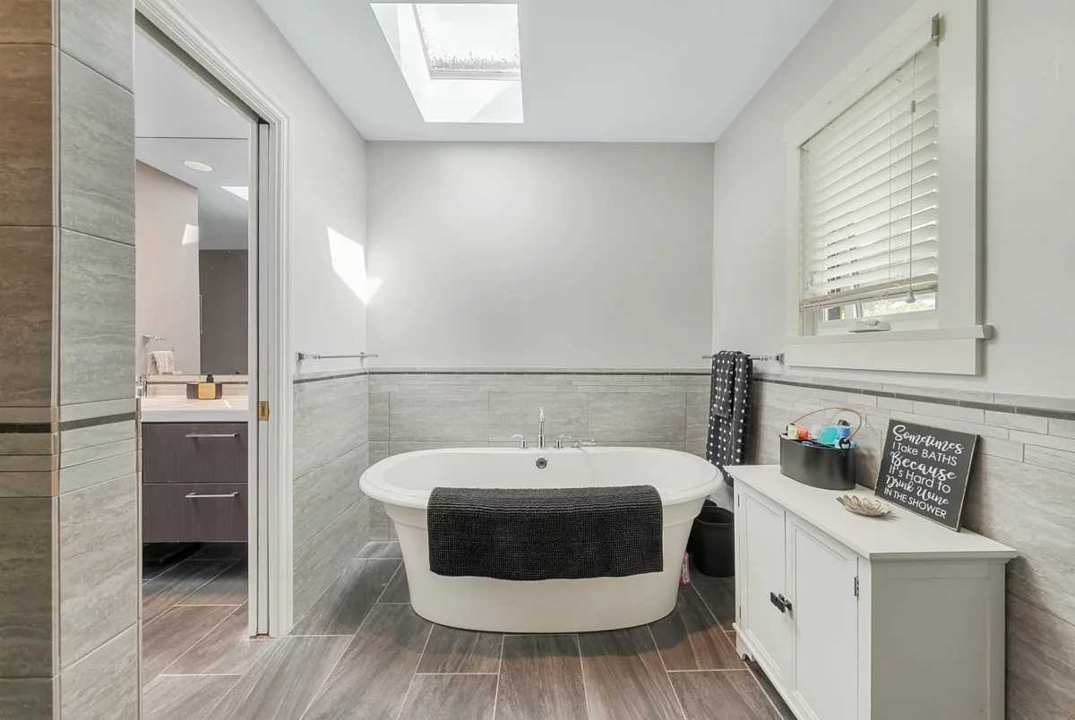 Outdoor Deck Photo of 4106 Canterbury Crescent, North Vancouver, BC