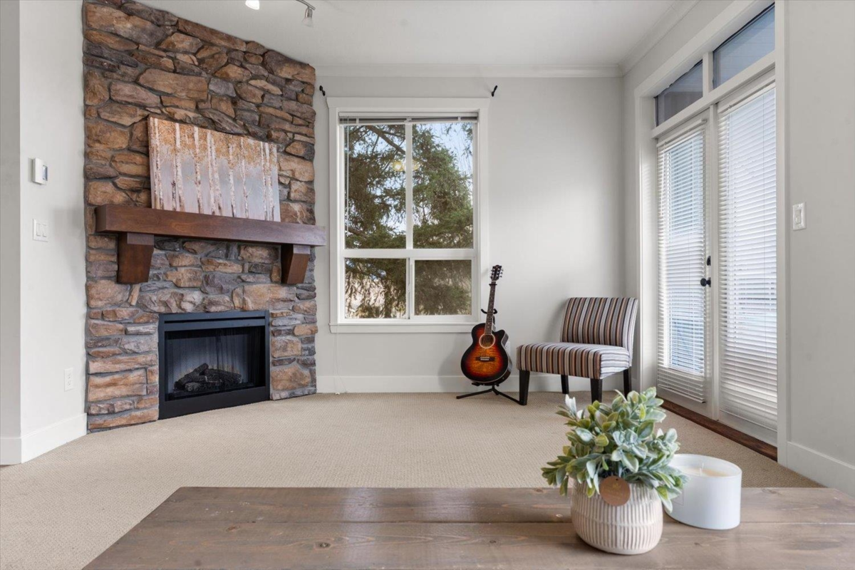 Kitchen Photo of 25 5837 Sappers Way, Chilliwack, BC